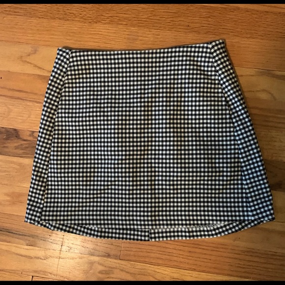 Urban Outfitters Dresses & Skirts - Urban Outfitters- Black & White mini skirt